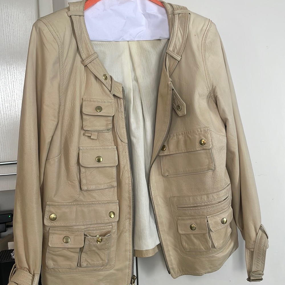 Vintage beige/nude leather jacket with pockets